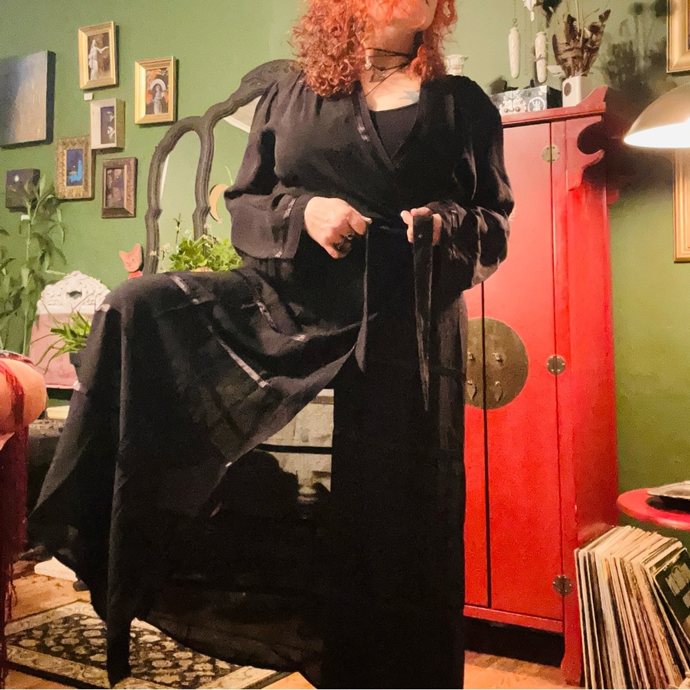 Spectacular Vintage 1940s/50s Long Black Georgette + Satin Peignoir Robe sz S/M